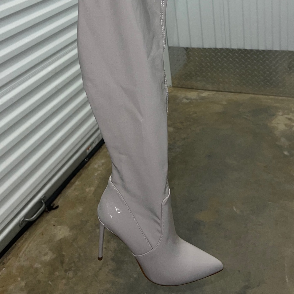 Knee high Boots